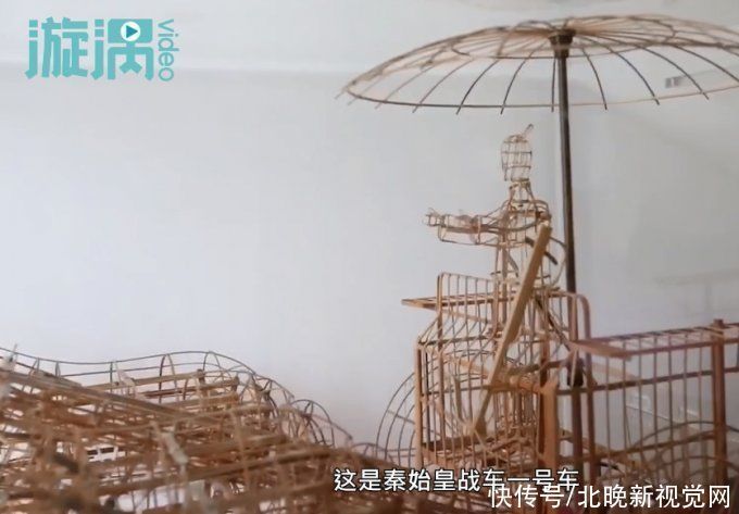 弓弩|83岁老人用900根竹条做动态兵马俑战车,佩剑和弓弩均可取下,网友:兵马俑真爱粉