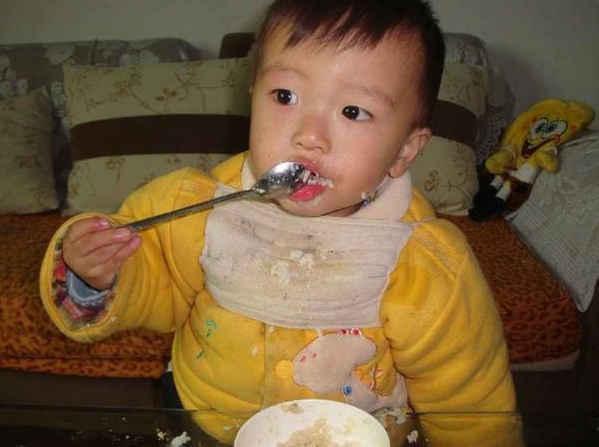 孩子|7岁男娃长期积食,婆婆发现后煮了一碗水,医生:有文化的老人