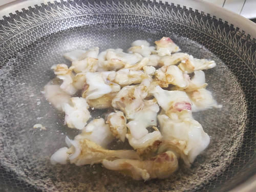 海参鲍鱼没兴趣，专爱吃这种鱼，没有一根刺，还能脆爽好吃，爱啦