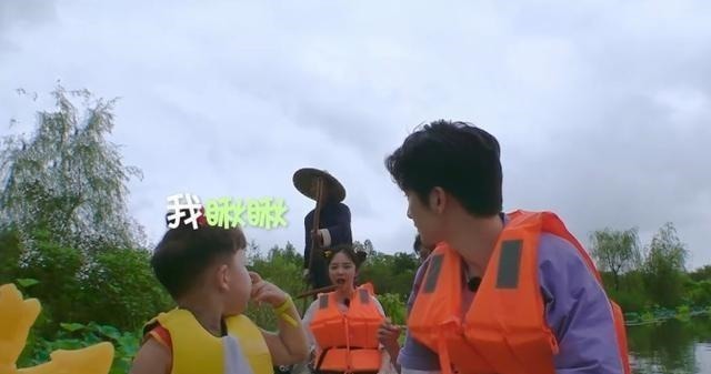 孩子|孩子们用绿帽子,张新成的表情,字幕组开始暗示他