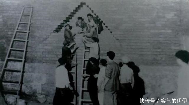  探路|1956年定陵考古：金刚墙打开后散黑烟，考古人员放公鸡探路