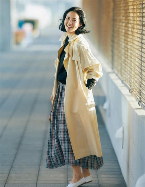 看看日本主妇的穿搭，你会明白：50岁也可以优雅精致