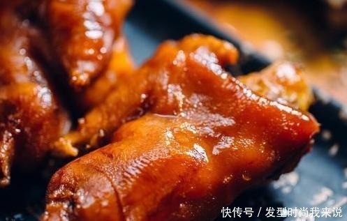 炖猪蹄时，别只会焯水，大厨教你正确做法，猪蹄又香又烂，没腥味