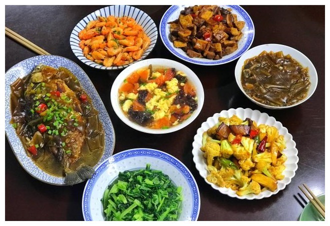 姐姐来吃饭,5菜1汤,不过百元,姐姐家的味道胜过山珍海味