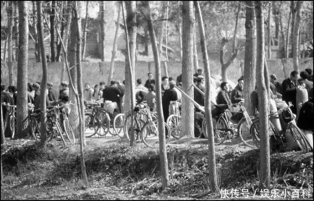 再也|30张老照片带你穿越回70年代,重温那些再也回不去的旧时光