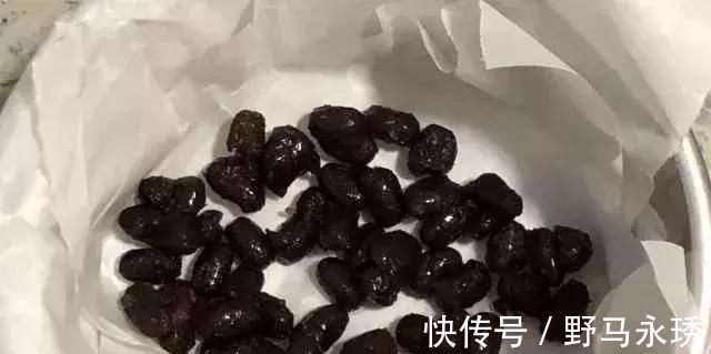 模具|蛋糕这样做,简单又好吃,10分钟超快手,搅一搅,烤熟就能吃