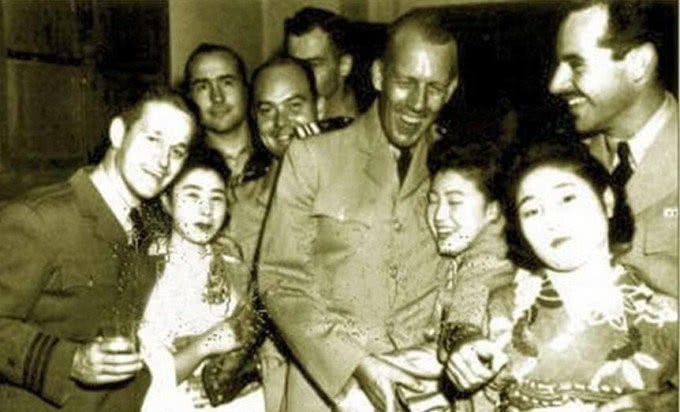 日军|天皇投降,600万日军遣送回国,妻儿的反应,让他们难以置信