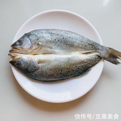 低调|学会这道清蒸海鲈鱼，想低调都不行