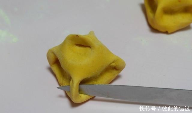 南瓜馒头这样蒸,又香又软抢着吃,时间短口感好,全家都喜欢