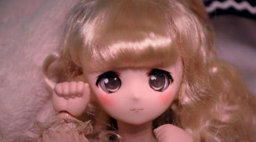 洋娃娃|4岁女儿说害怕洋娃娃,晚上总是冲着自己笑,妈妈了解真相后崩溃