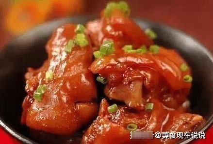 腥臭味|炖猪蹄怎么做才没腥味？学会3个窍门，猪蹄香浓不腥，肉质软烂