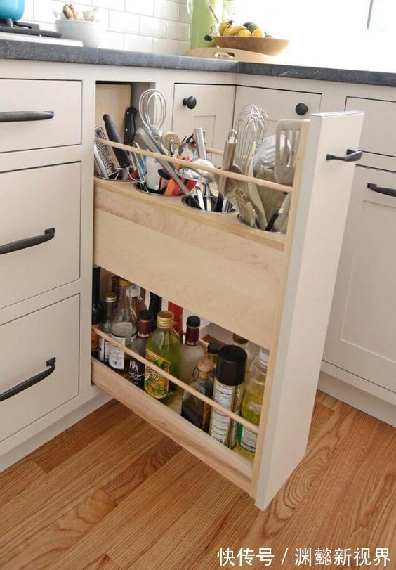 水槽|厨房小东西多,打再多的橱柜,远不如在这3个地方预留10公分实用