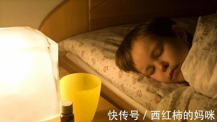 睡眠质量|9岁孩子全班最矮,身高比同龄人差一大截,只因睡前有这一坏习惯