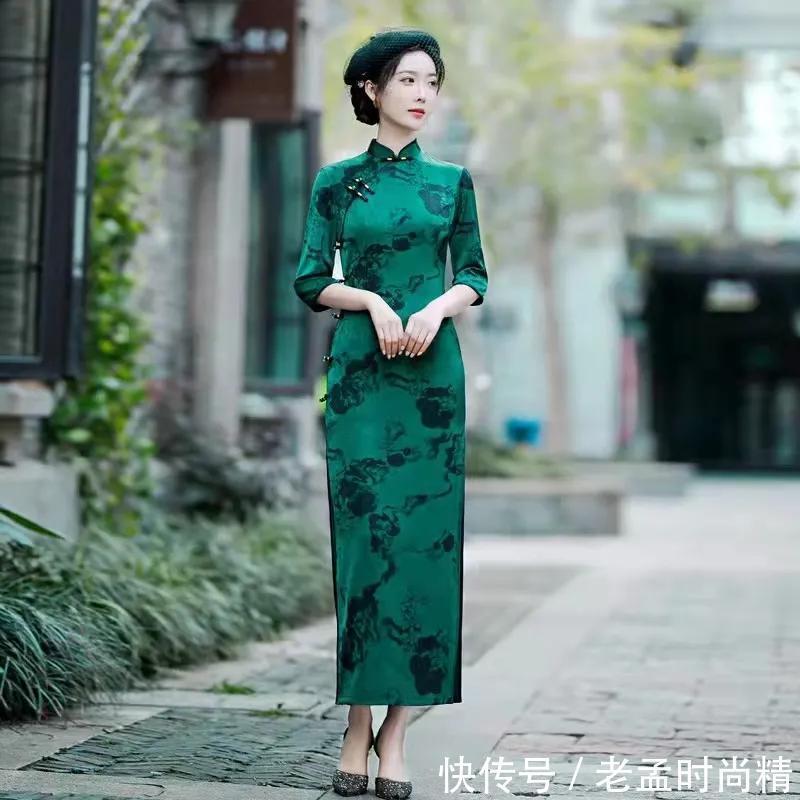 丝绸|薄制丝绸旗袍修身时尚,淡淡的色调暖暖的风格,娇美了女人!