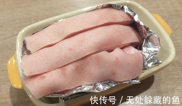 猪皮|史上最简单版的脆皮烧肉——免煮免戳!