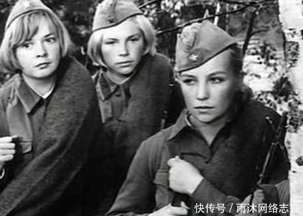 狙击手|罕见老照片：苏联女兵一个个貌美如花，被狙击手爆头的可怜士兵