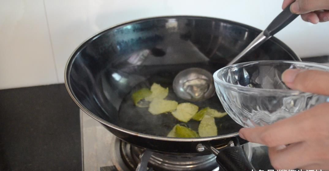 橘子皮加白醋太厉害了, 很多人都不知道有啥用, 看完你会感谢我的