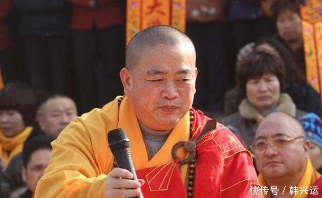 价值|释永信的袈裟多贵重?18K 纯金做配钩,上好翡翠造玉环,估价16万