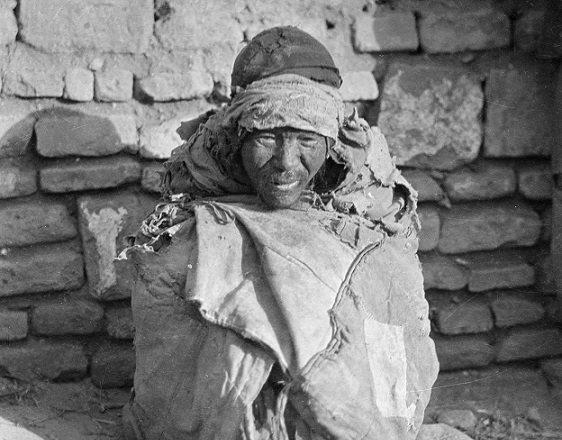 旗头|清朝老照片:旗头女子似马云,最后一张是商人的真实样子!