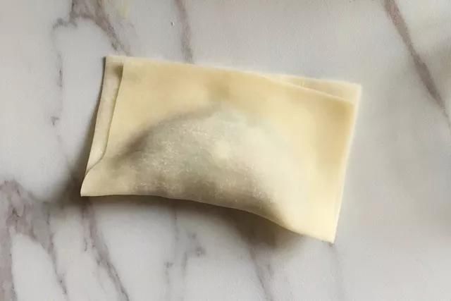 燕阵|趣味早餐食谱：又大又好吃的韭菜鲜肉大馄饨