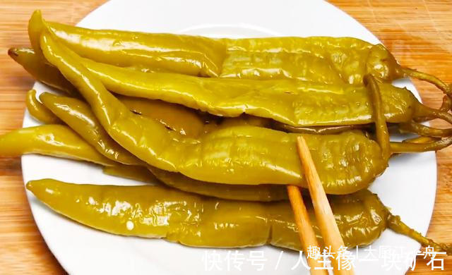 辣椒这样做太好吃了,不加一滴水,一次腌制20斤,放一年都不坏