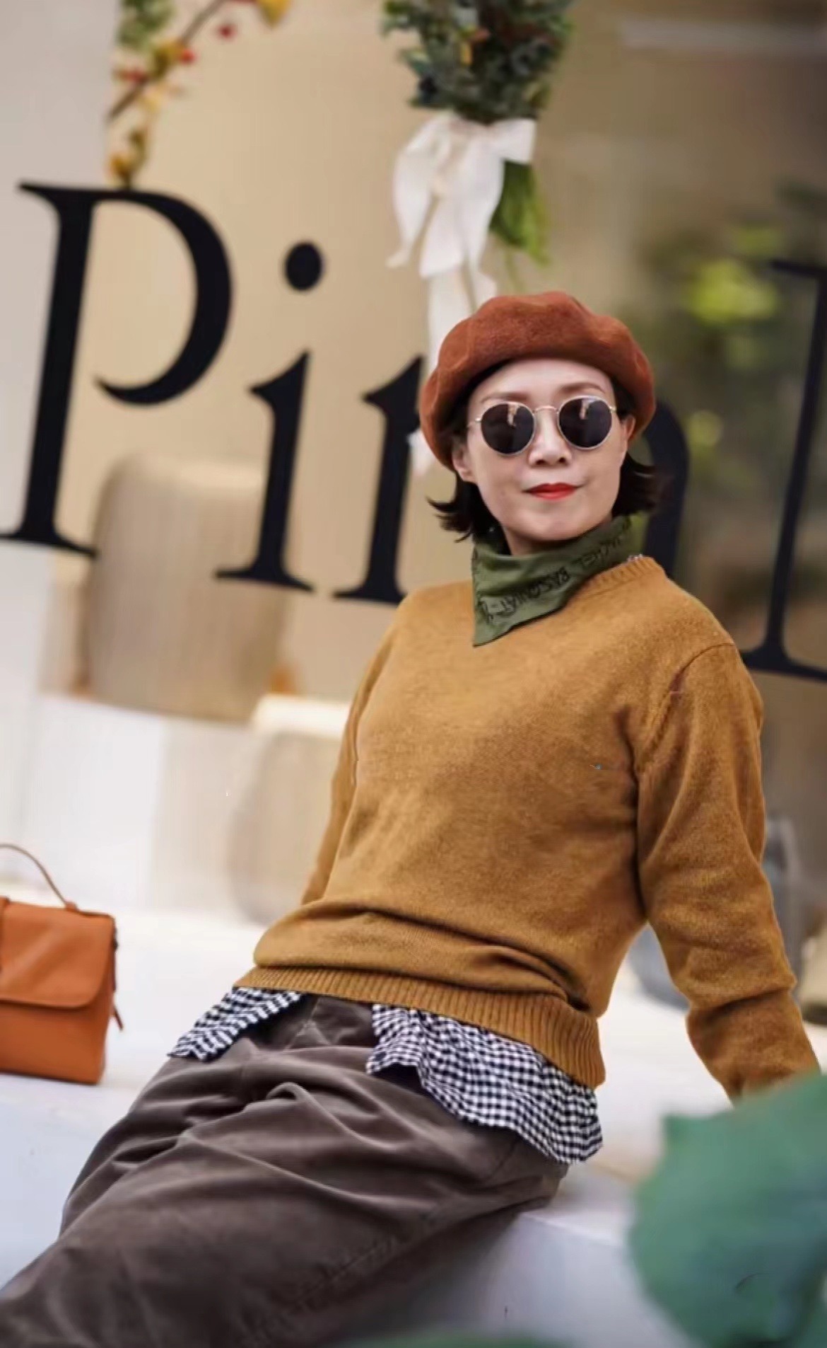 气质|这位50岁妈妈真时髦,靠穿搭打造高级气质,照穿优雅大气