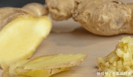 经期|女性经期走后,用生姜涂抹一处,排出体内毒素,手脚也不凉了