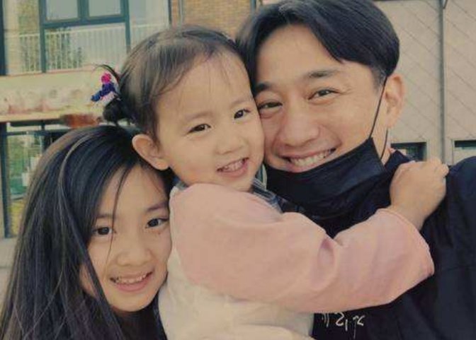 转账|“转账老爸”火了父女聊天记录彰显父爱,网友酸了首先要有钱