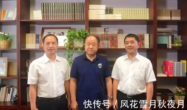 徐老！莫言游母校，90岁恩师送首打油诗，他当场回诗一首，水平高下立判