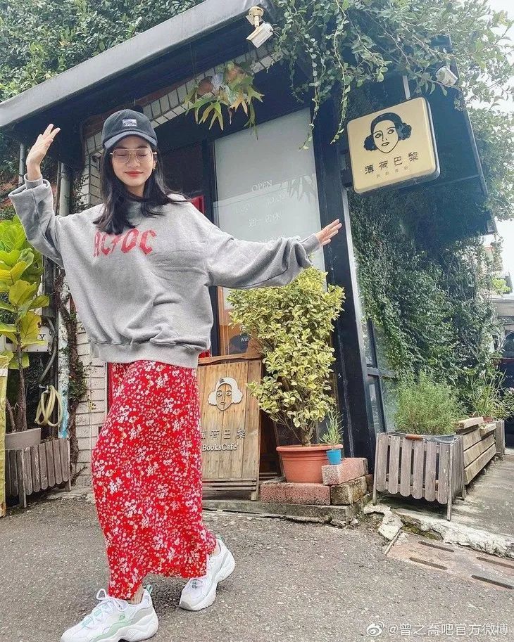  裙子|冬天穿裙子的刘雯，看起来居然真的不冷