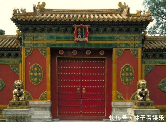 故宫养心殿为何常年潮湿?专家撬开地砖后,发现其中奥秘