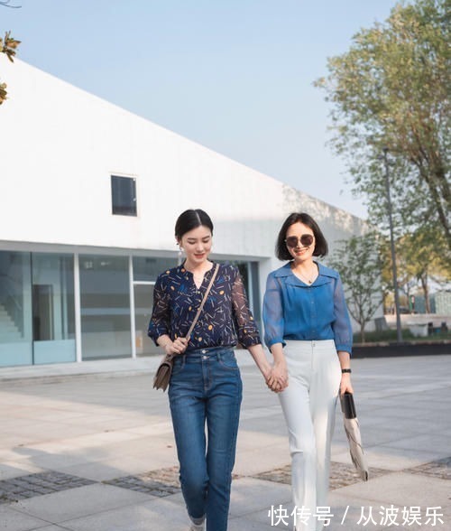 乐福鞋 40、50岁的女人,别穿高跟鞋了,今年流行这3种平底鞋,时髦高贵