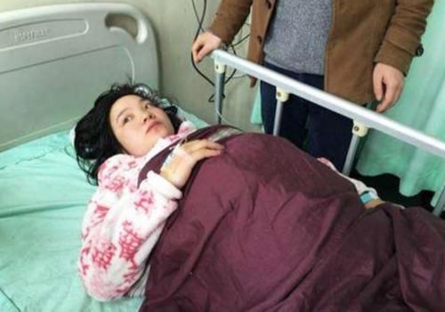 医生|进产房前,产妇悄悄给医生塞“小纸条”,短短四行字让人瞬间落泪