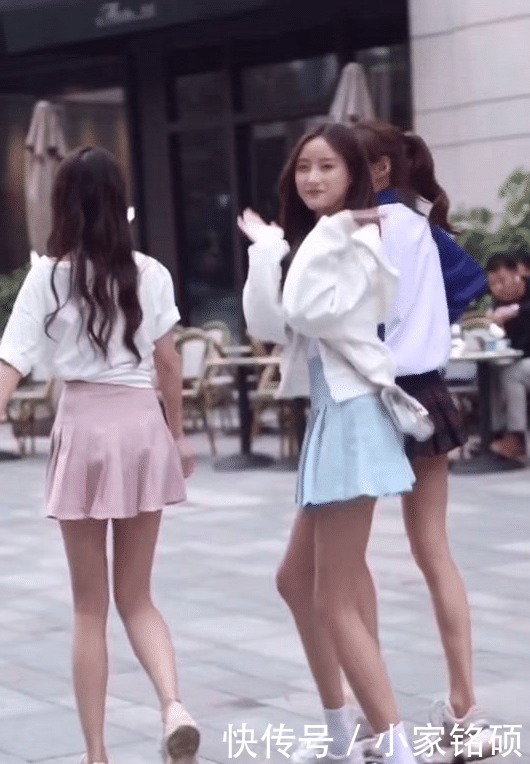 小姐姐各有各的优势,不过还是更喜欢中间的美女