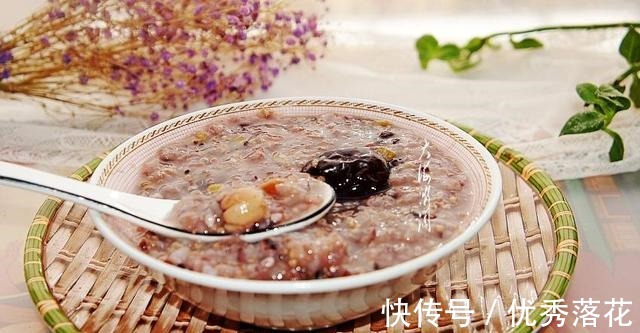 晚餐|夏天,晚餐就爱吃这粥,特别解暑,饱腹又润肠,皮肤也变好了!