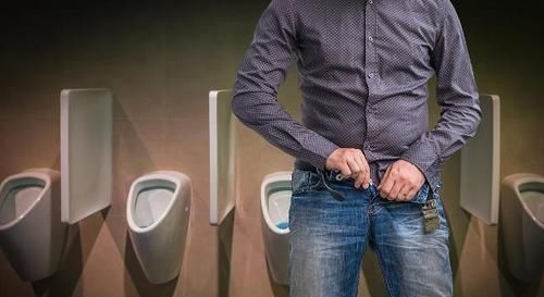 男性得了前列腺炎，少吃3种食物，贪嘴可能会加重病情