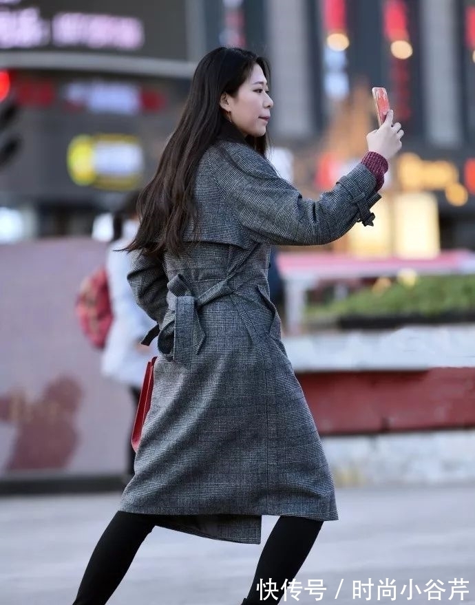 秋冬 秋冬休闲通勤风穿搭,气质羊毛呢大衣+短靴搭配,优雅时尚有魅力