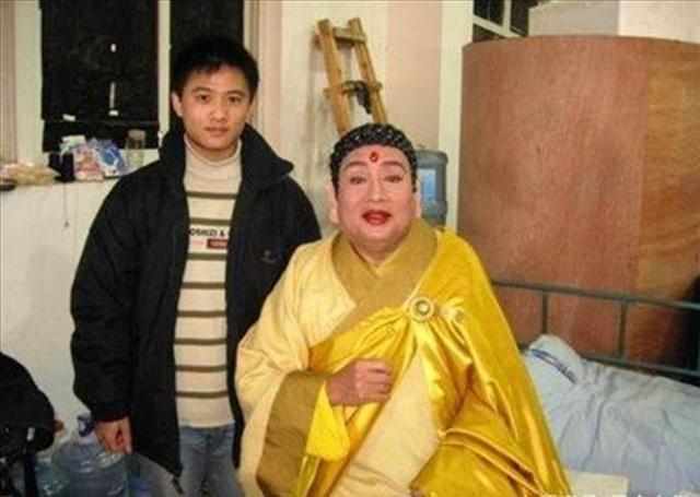 泰国&他是西游记如来佛的扮演者,去泰国买佛像,却发现上面画的是自己