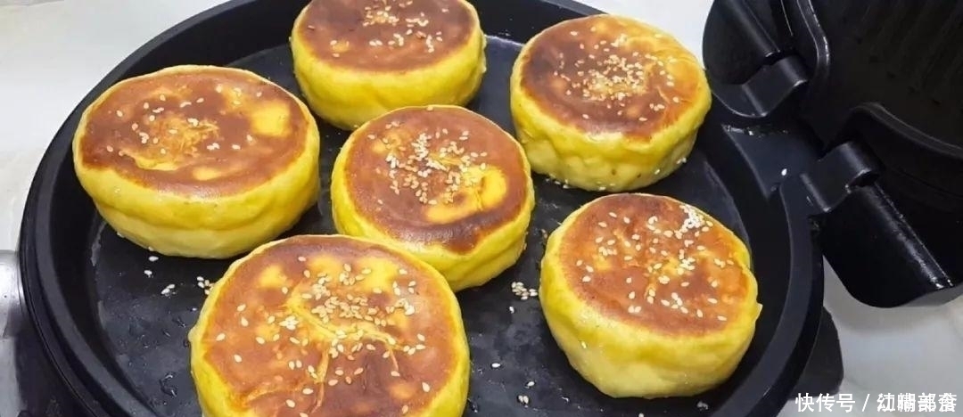南瓜又出新吃法,不用油炸,比面包馒头做法简单,比南瓜饼还好吃