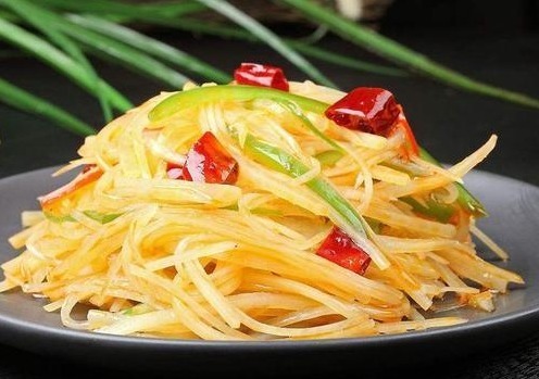 大厨|炒土豆丝,放醋时间不能错!大厨教你正确做法,脆爽入味,不粘锅