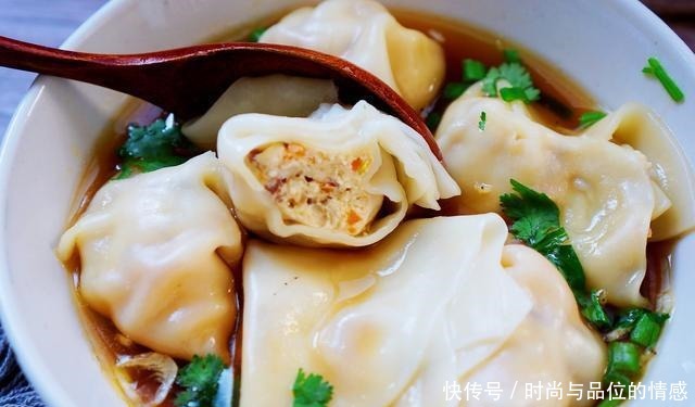早餐常吃馄饨，将猪肉换成它，好吃又营养，比早餐店的受欢迎
