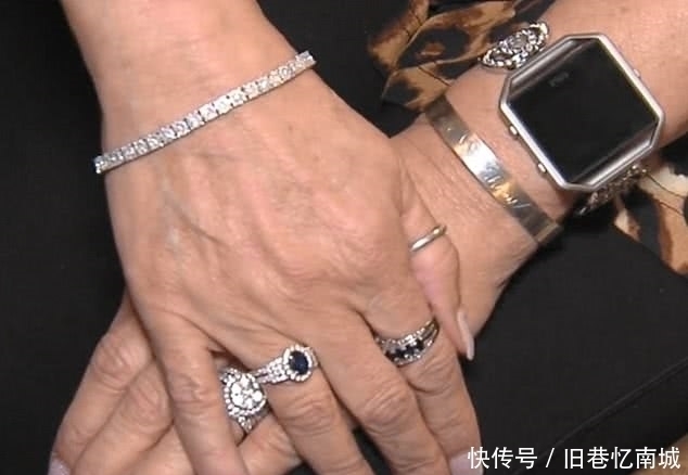 男子|男子给妻子订购了一根1.3万元钻石手链,竟收到48根同款手链