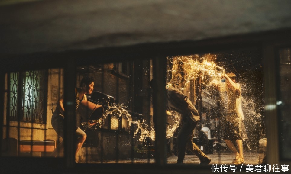 寄生虫》讲的是韩国底层互相倾轧的故事?