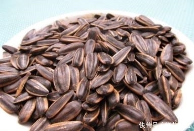 答案|吃瓜子=喝油?那还可以吃吗?营养师给你答案
