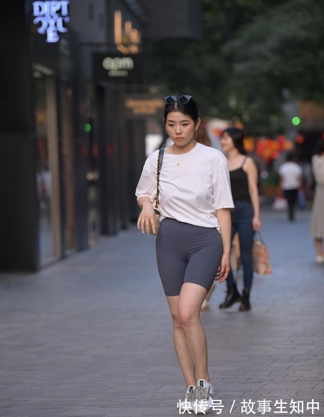 衬衫 时髦百搭的瑜伽裤穿搭上身很自然,穿出雅致的高级感,清爽减龄!