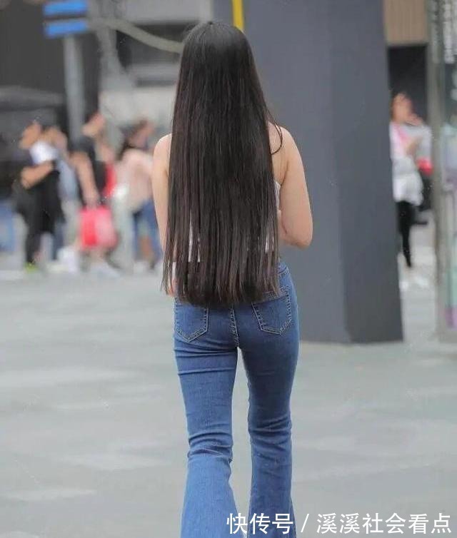 身材 白短款衬衫配牛仔喇叭裤,出街惊艳全场,漂亮又不失气场