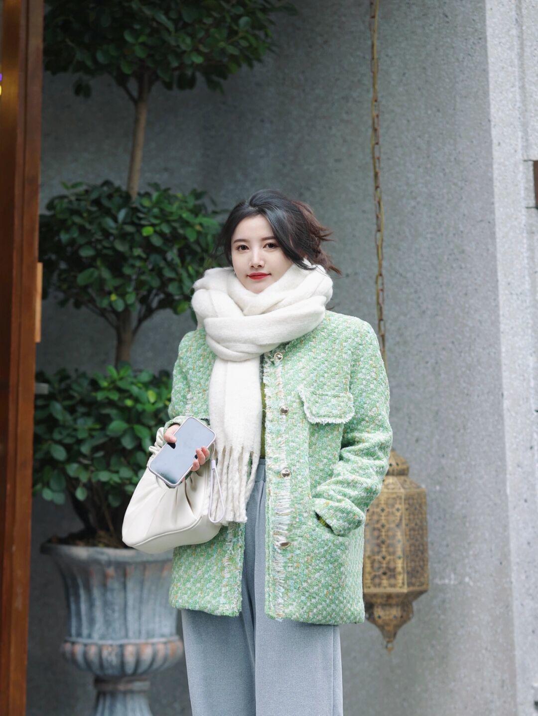 小香风外套|时髦精最爱的“小香风外套”到底有什么魔力?优雅高级,真的好美