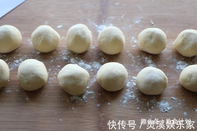 山药不炖汤不炒菜,新做法比肉还好吃,上桌孩子抢着吃,特受欢迎