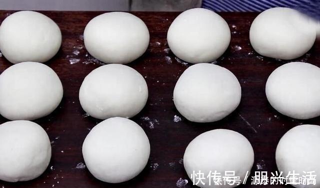 蒸馒头,掌握这6大技巧,保证馒头个个光滑筋道,又香又软又好吃