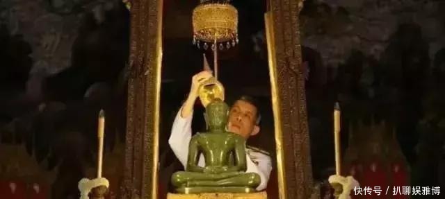  泰国|价值过亿的翡翠，用黄金装饰，泰国这玉雕震撼人心